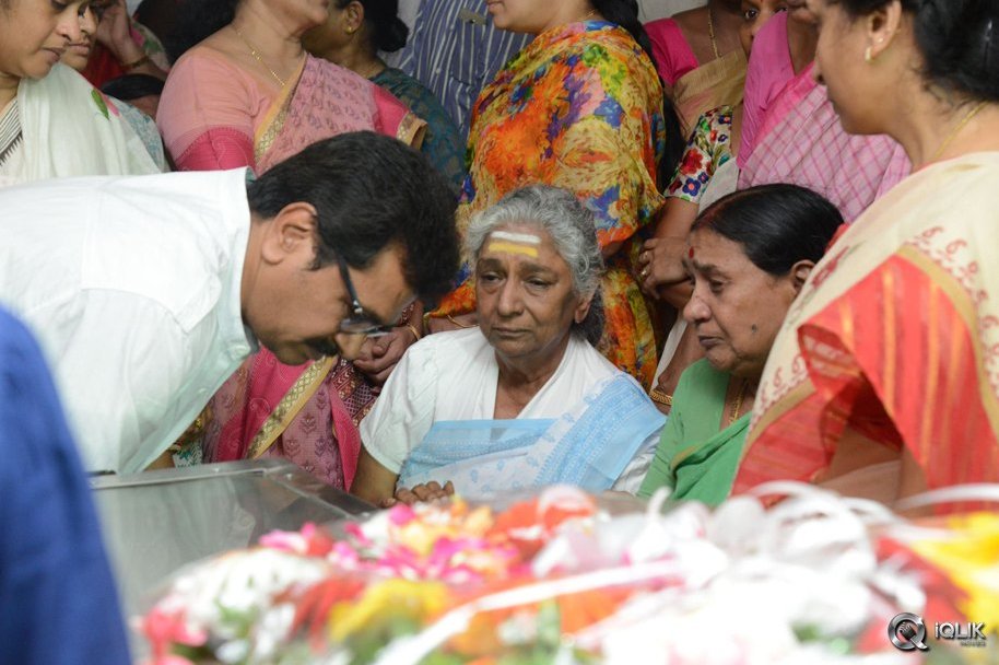 Celebrities-Pay-Homage-To-Edida-Nageswara-Rao